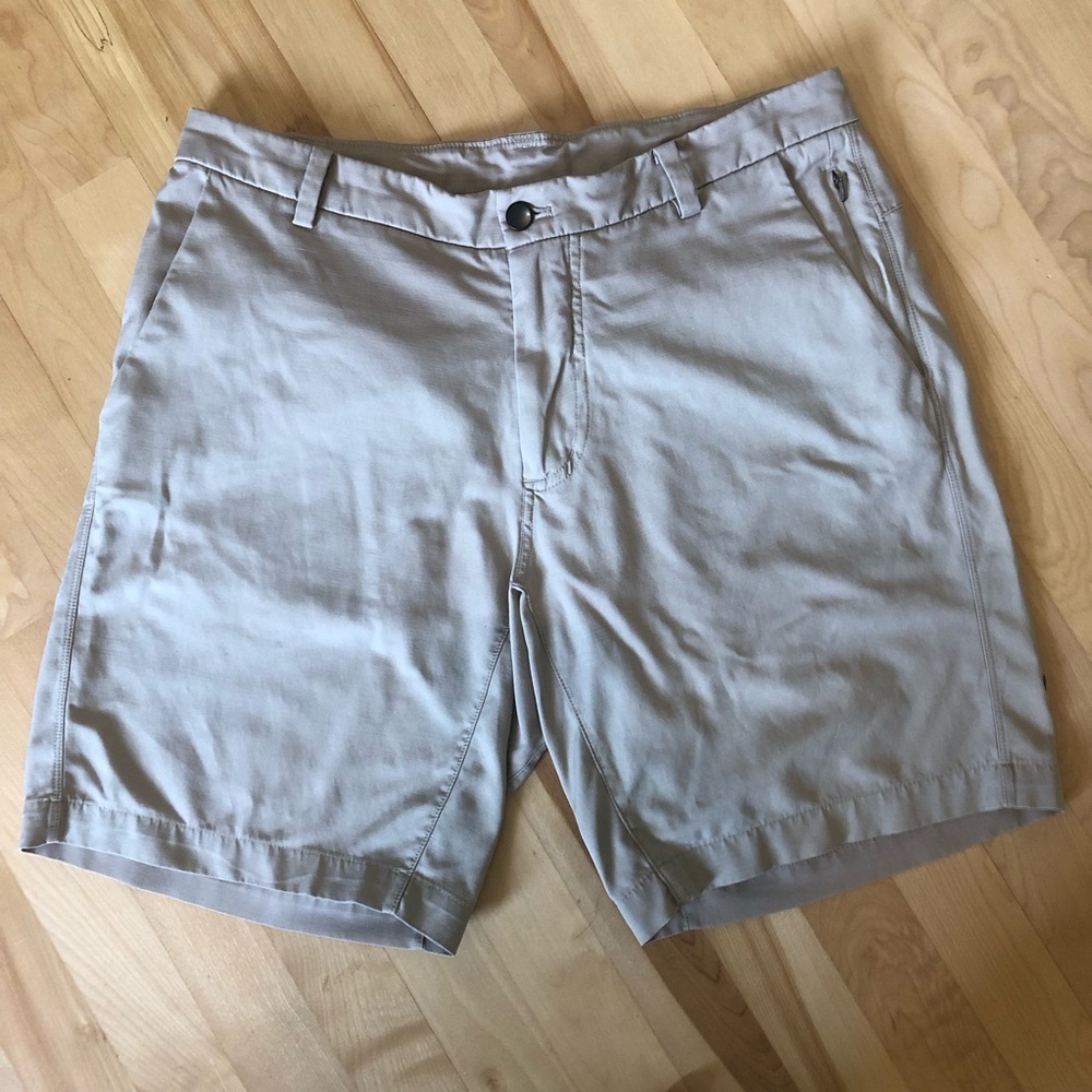 Lululemon casual shorts tan 8” inseam